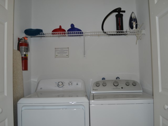 washing machine and tumble dryer illustration